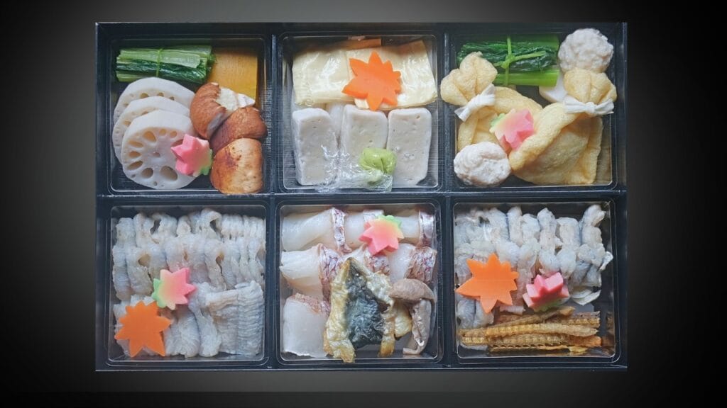滋味六感 蓮こんのうなしゃぶ・鯛しゃぶ食べ比べセットのお重に入った具材