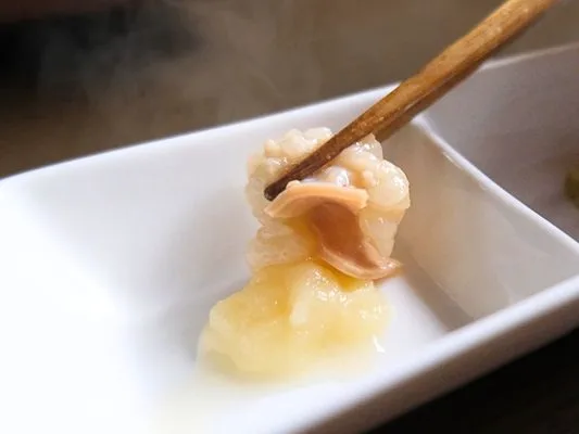 もつをにんにくにつける