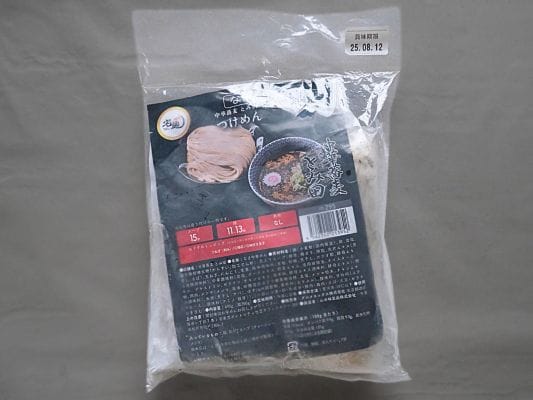 中華蕎麦とみ田の冷凍つけめんのパッケージ表面