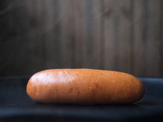 ボイルしたての日本ハムシャウエッセン。湯気が立っている。
