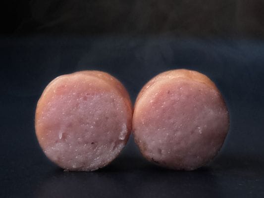 日本ハム 皮なしウイニーの断面図
。