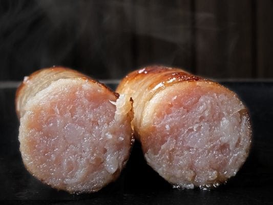 半分にカットした吟醸粕漬けの断面。肉汁はほど良く流れている。