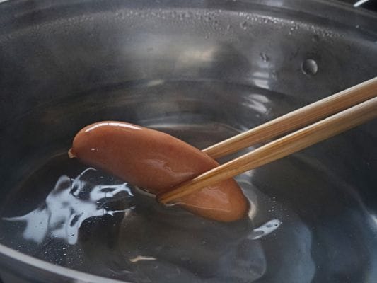 日本ハムシャウエッセンをボイルで3分間調理した後。