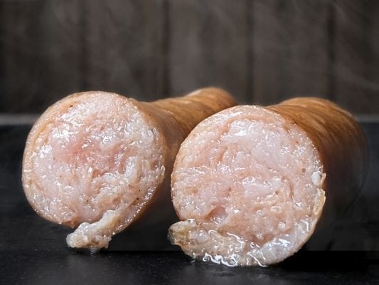 半分にカットしたピュアプレーンの断面。脂がじんわり光っている。
