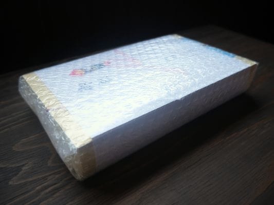 佐川急便の袋に入っていた、エアパッキンで梱包された商品