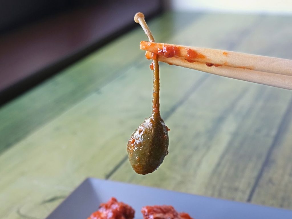 真ダコのトマト煮に入っていたケッパーの実